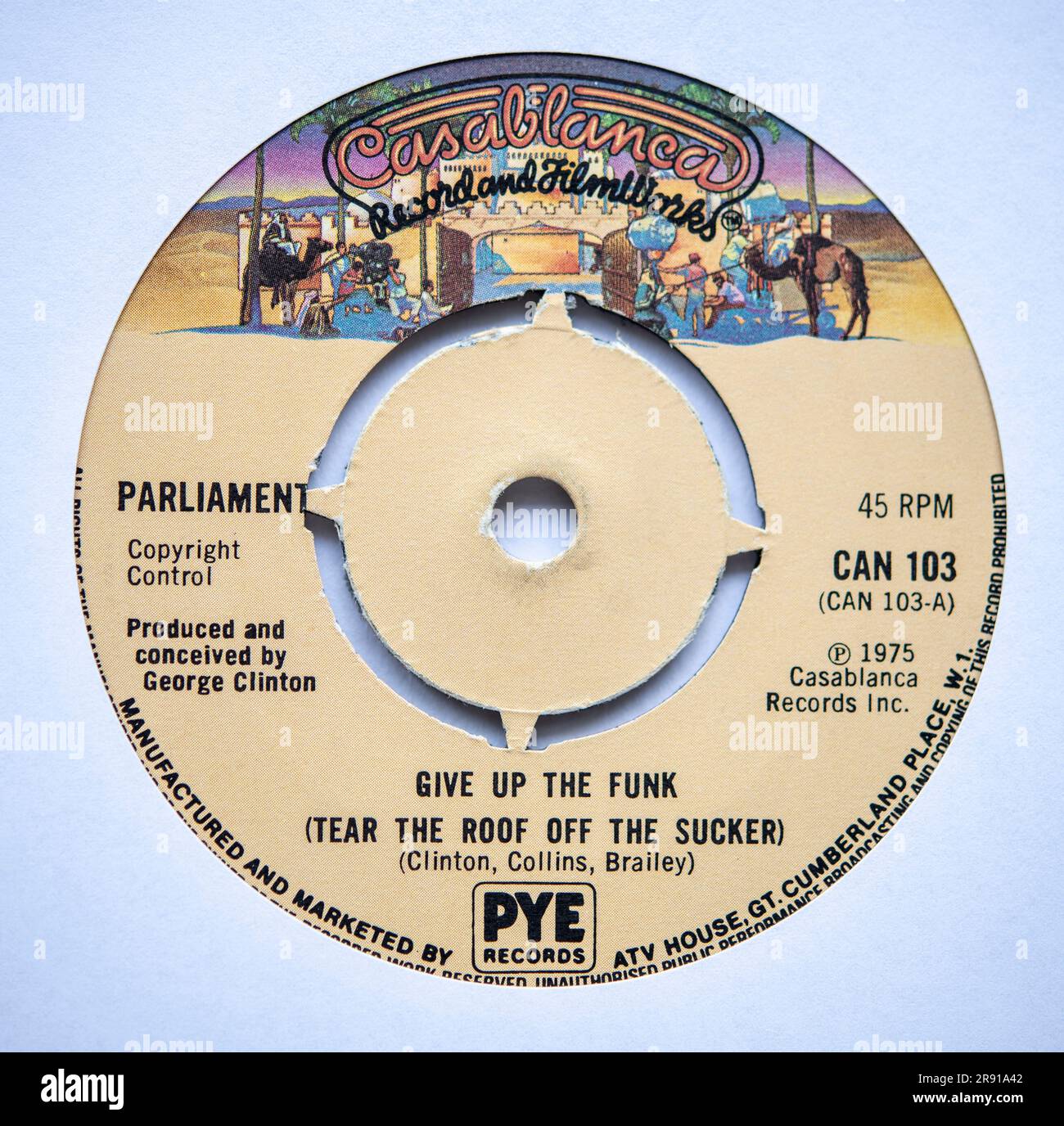 Label central de la version simple de sept pouces de Donnez le Funk (Tar the Roof Off the Sucker) par le Parlement, qui a été publié en 1975 Banque D'Images