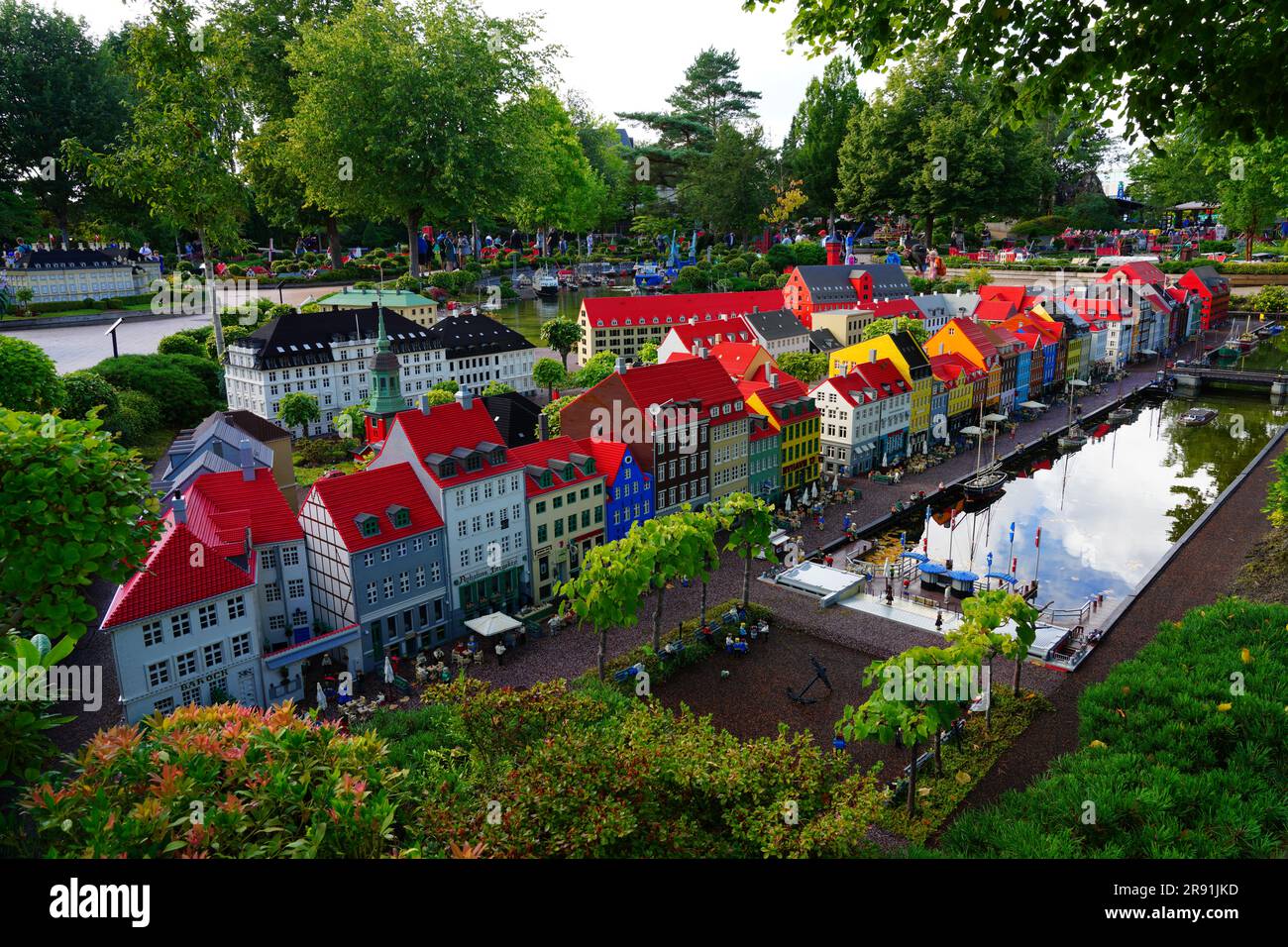 BILLUND, DANEMARK –21 AOÛT 2022- vue sur les bâtiments en briques de la minitiature de Miniland au Legoland Billund Resort situé à Billund, Danemark, maison d'origine Banque D'Images