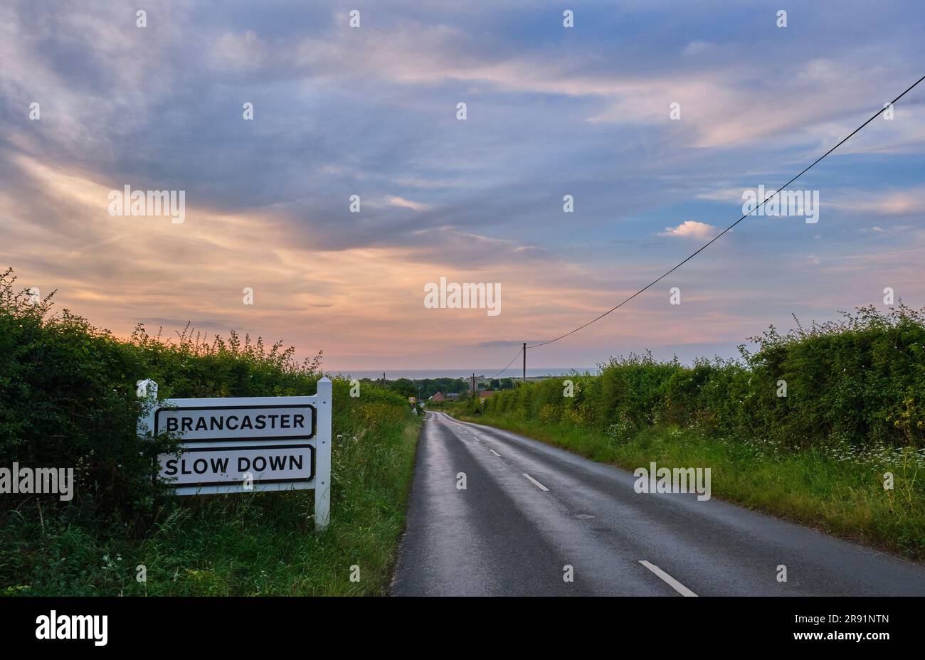 Le B1153 approche de Brancaster, Norfolk Banque D'Images