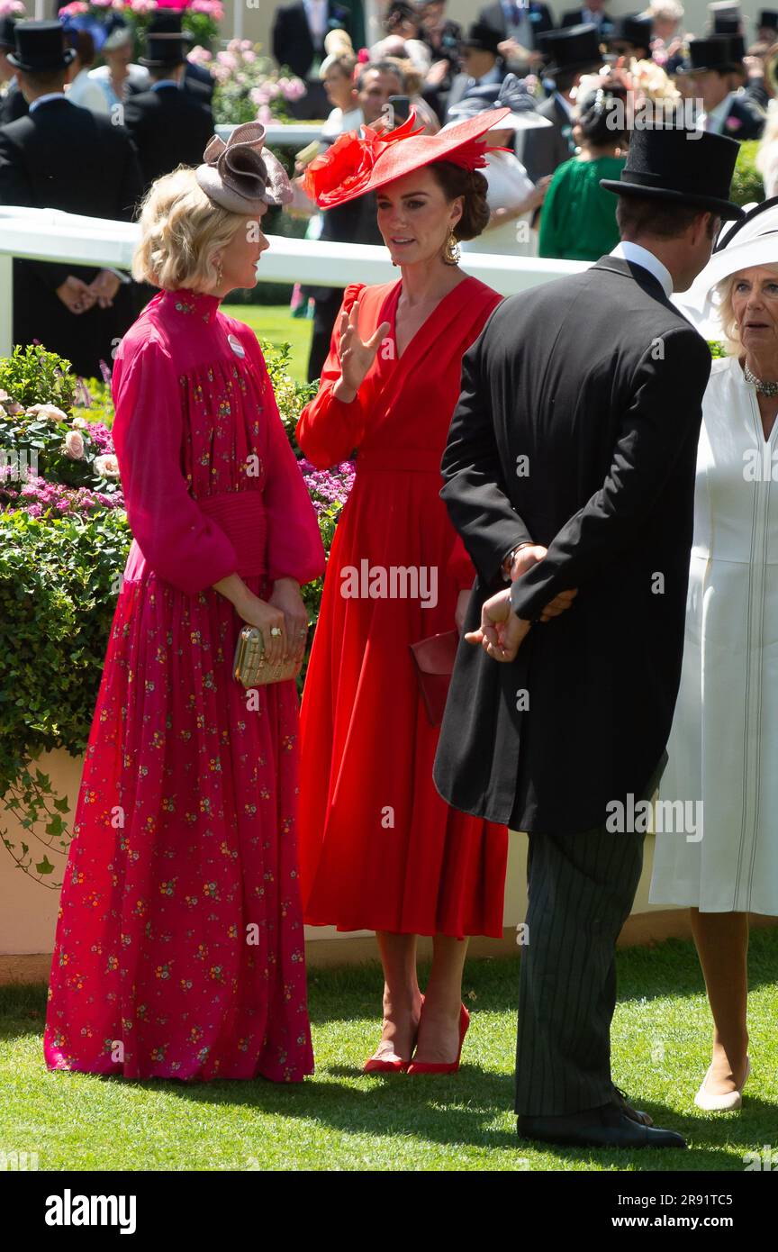Ascot, Berkshire, Royaume-Uni. 23rd juin 2023. Catherine, la duchesse du  pays de Galles, portait aujourd'hui une robe rouge Alexandra McQueen à  Royal Ascot avec un chapeau rouge Philip Treacy, des chaussures rouges,