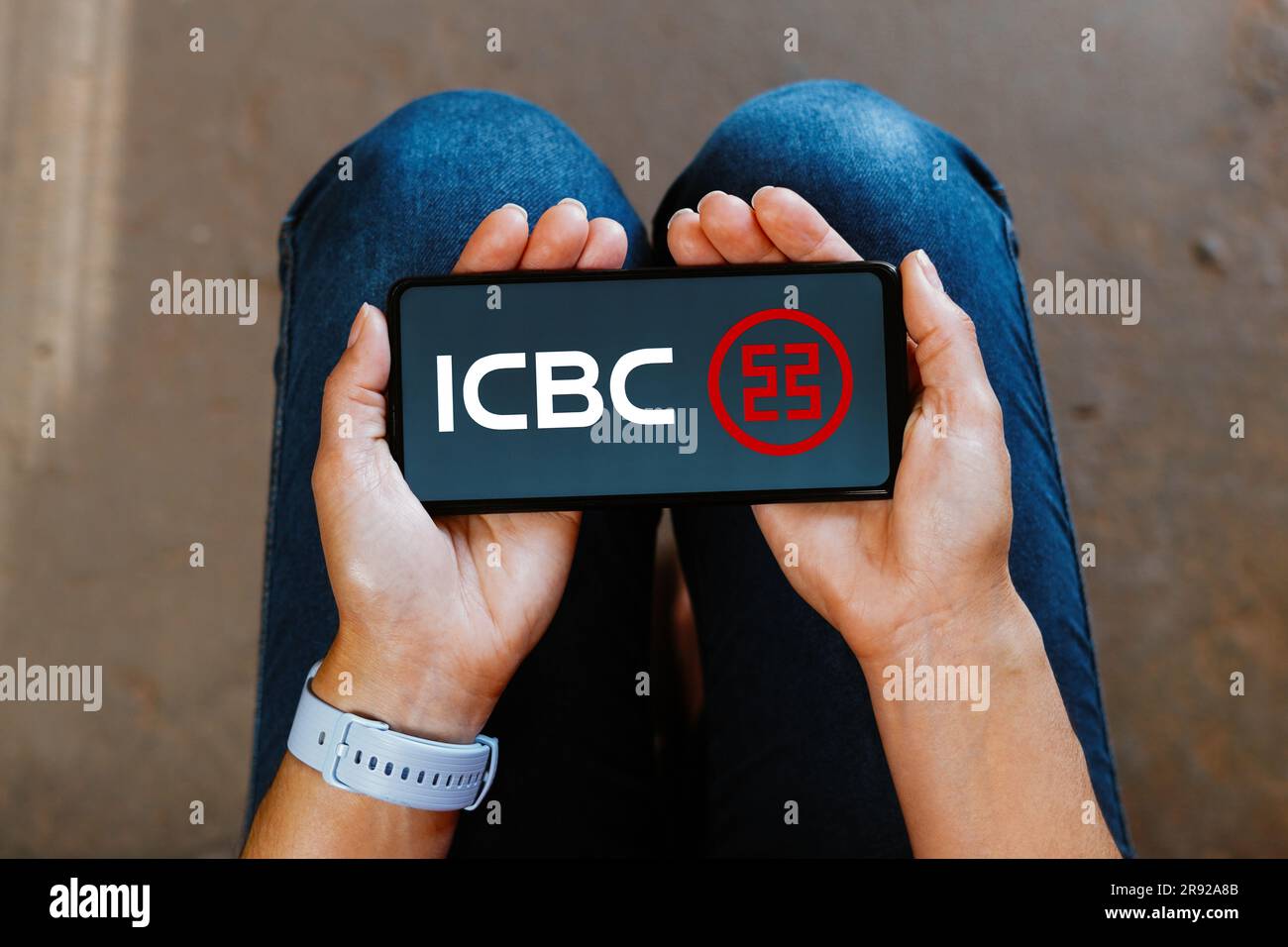 Brésil. 23rd juin 2023. Dans cette illustration, le logo de la Banque industrielle et commerciale de Chine limitée (ICBC) s'affiche sur l'écran d'un smartphone. (Credit image: © Rafael Henrique/SOPA Images via ZUMA Press Wire) USAGE ÉDITORIAL SEULEMENT! Non destiné À un usage commercial ! Banque D'Images