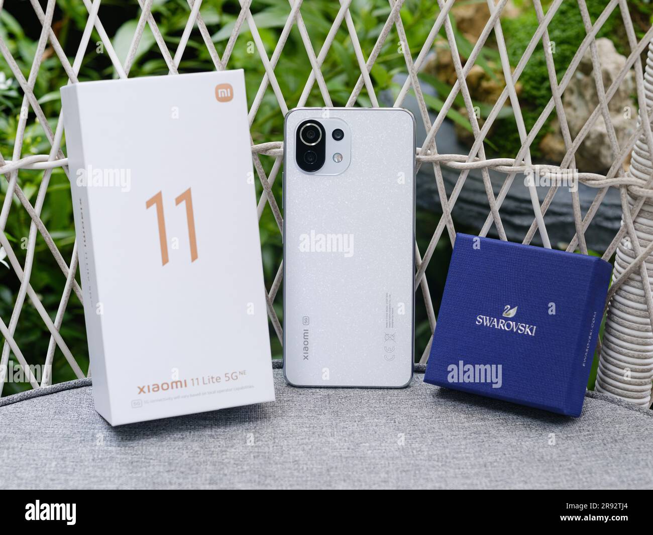 Ho Chi Minh ville, Vietnam - juin 2023. Photos de Xiaomi 11 Lite 5g x Swarovski à usage éditorial exclusif Banque D'Images