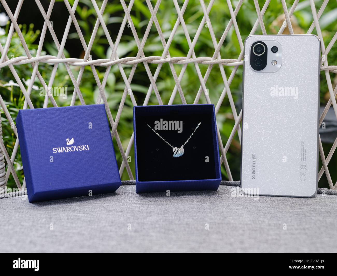 Ho Chi Minh ville, Vietnam - juin 2023. Photos de Xiaomi 11 Lite 5g x Swarovski à usage éditorial exclusif Banque D'Images