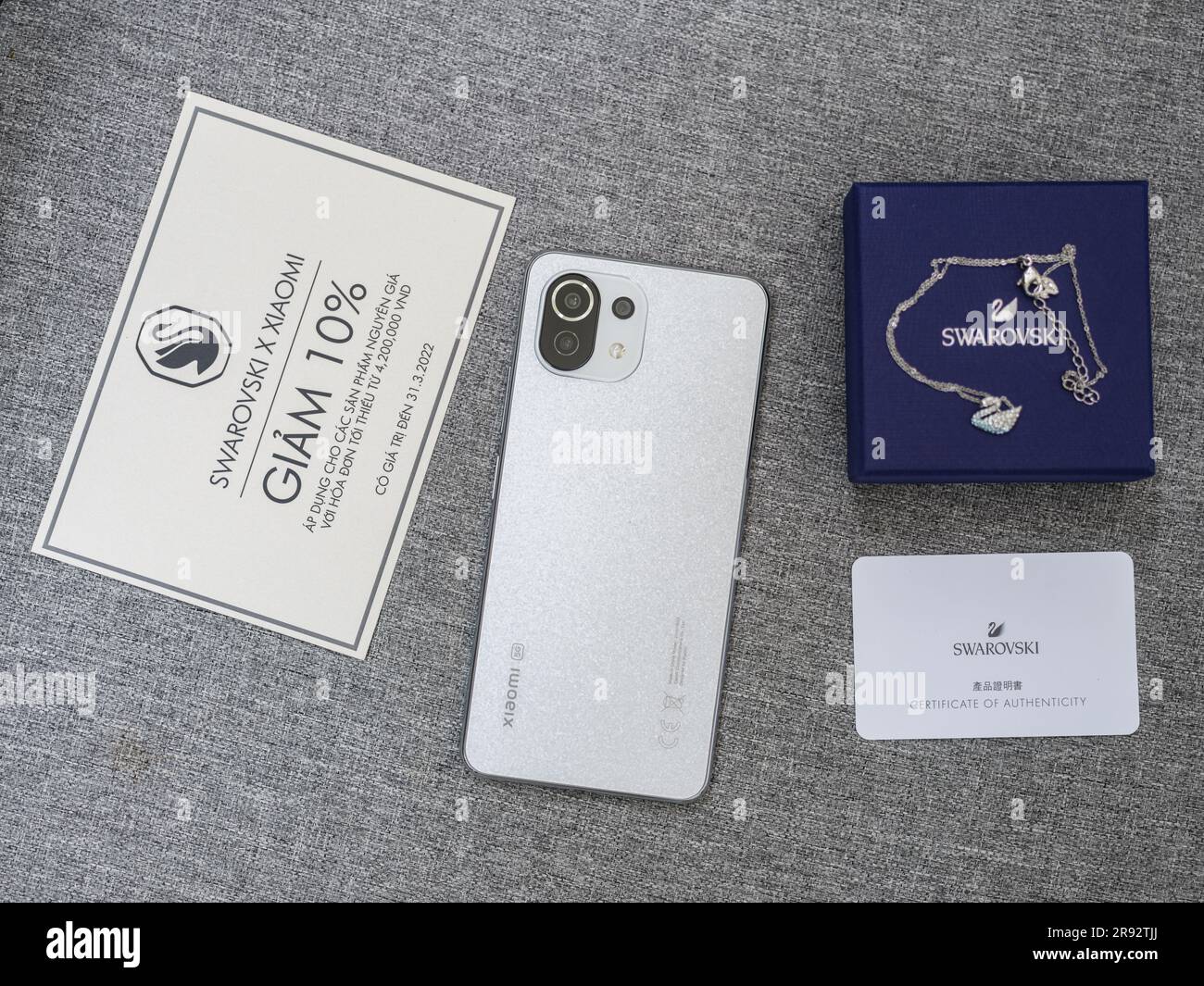 Ho Chi Minh ville, Vietnam - juin 2023. Photos de Xiaomi 11 Lite 5g x Swarovski à usage éditorial exclusif Banque D'Images