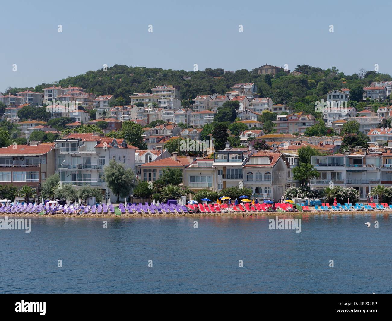 Kinaliada front de mer, l'une des îles Princesse dans la mer de Marmara, près d'Istanbul, Turquie Banque D'Images