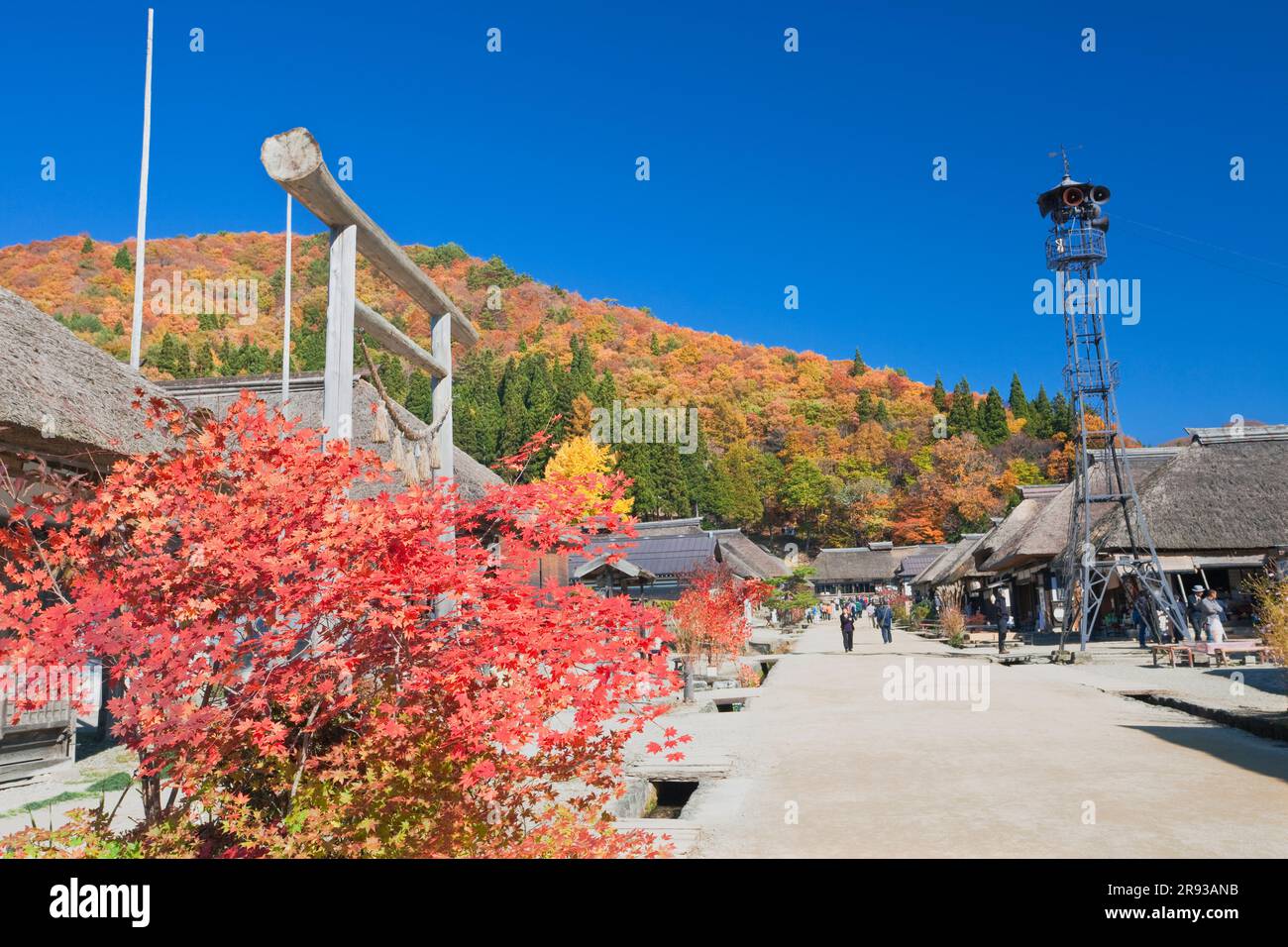 Ouchi-juku dans les feuilles d'automne Banque D'Images