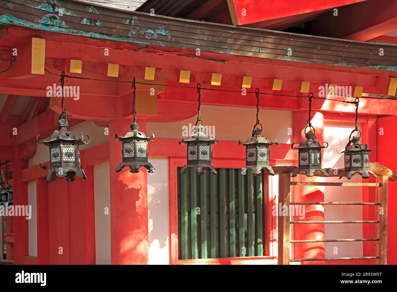 Les lanternes suspendues de Kasuga-taisha Banque D'Images