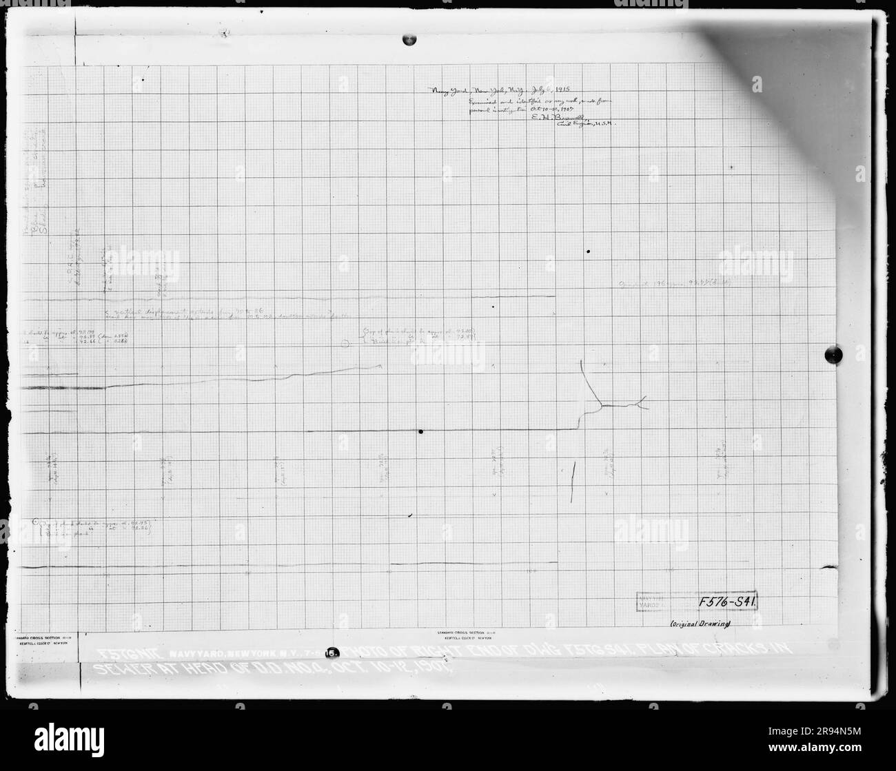 Photo de l'extrémité droite du dessin F576-S41 - Plan de fissures dans l'égout à la tête du quai sec n° 4, 10/12/1907. Négatifs en plaques de verre de la construction et de la réparation de bâtiments, d'installations et de navires au New York Navy Yard. Banque D'Images
