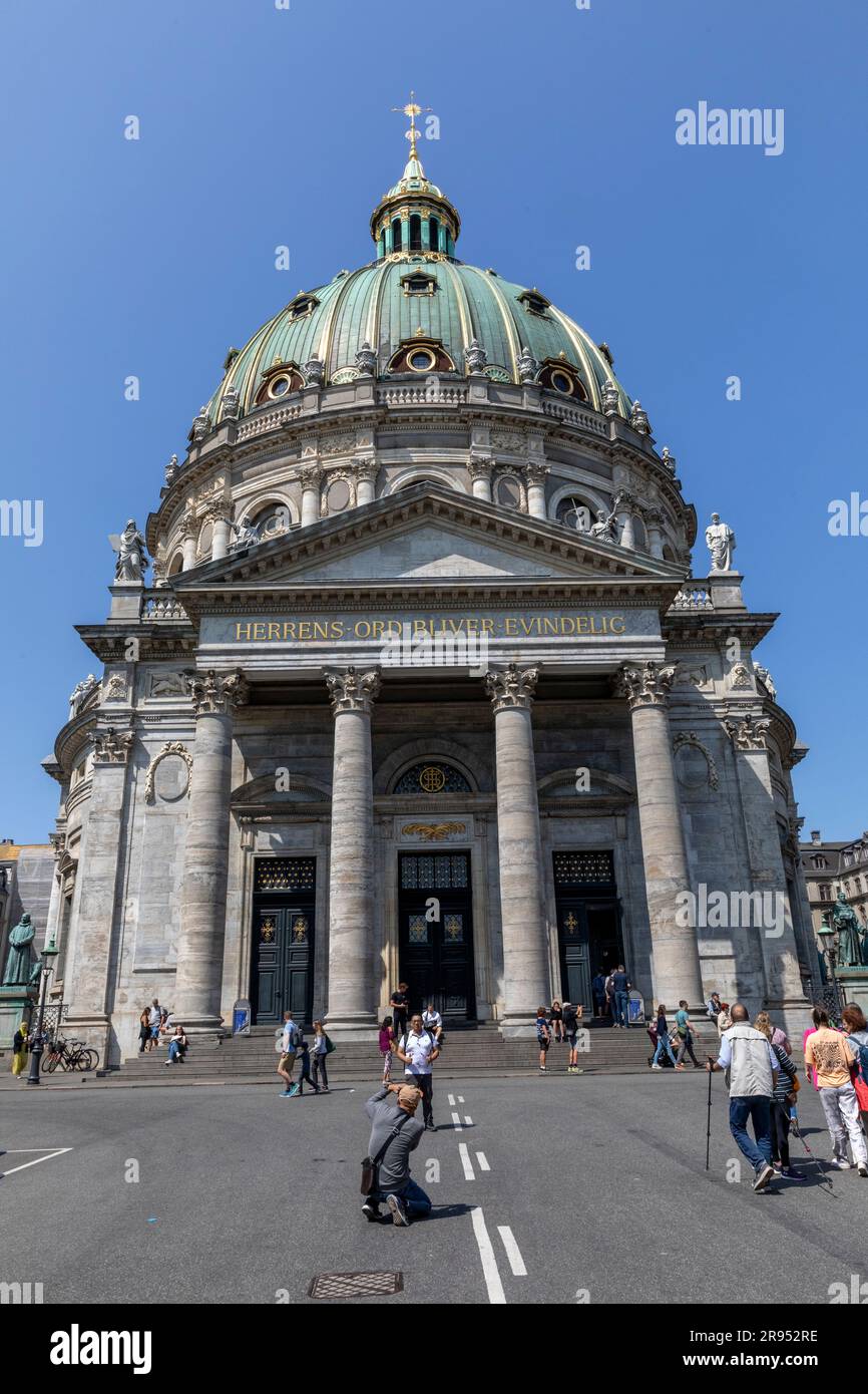 COPENHAGUE: L'église historique de marbre (Danois: Marmorkirken) près du Palais Royal, Amalienborg, vue sur 4 juin 2023. L'église a été construite pendant Banque D'Images