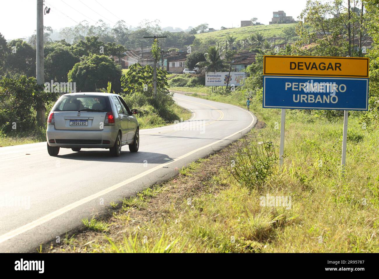 Gandu, bahia, brésil - 20 mai 2023 : vue de l'autoroute d'état BA 120 dans la ville de gandu Banque D'Images