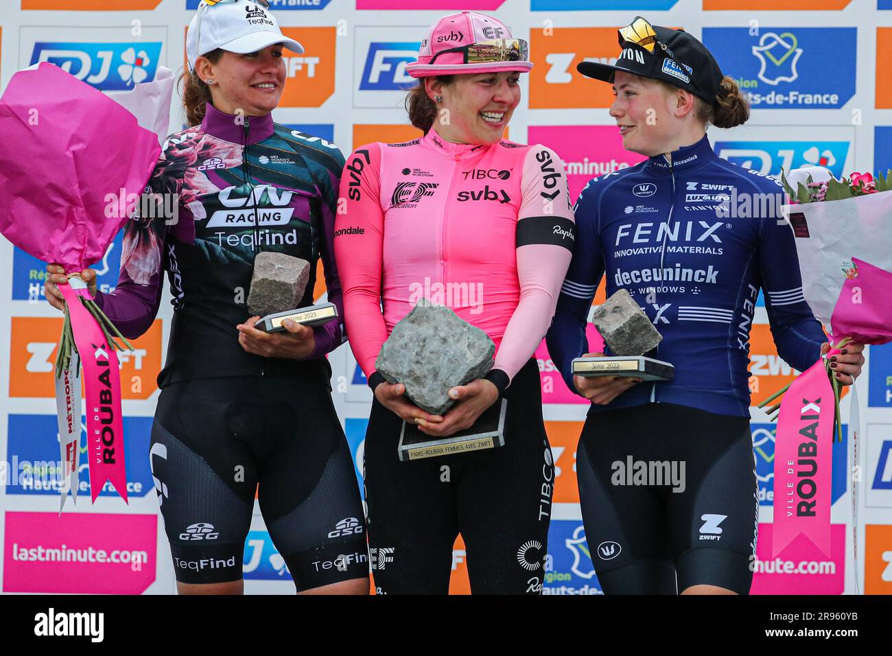 Roubaix, France, 8th avril 2023, Katia Ragusa de Liv Racing TeqFind, Alison Jackson d'EF Education TIBCO SVB, Marthe Truyen de Fenix Deceuninck Banque D'Images