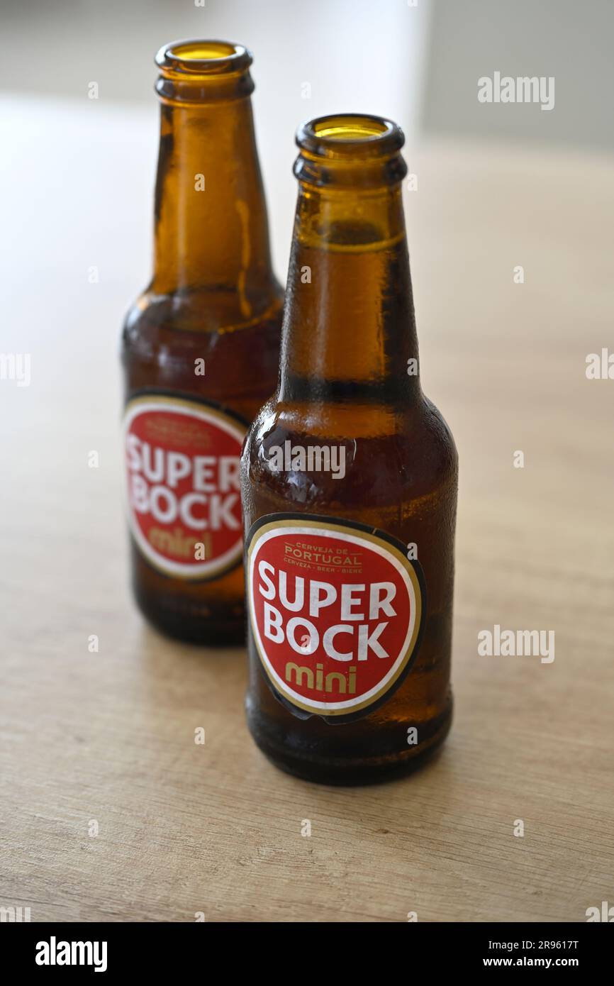 Bouteilles de bière Super Bock Banque D'Images