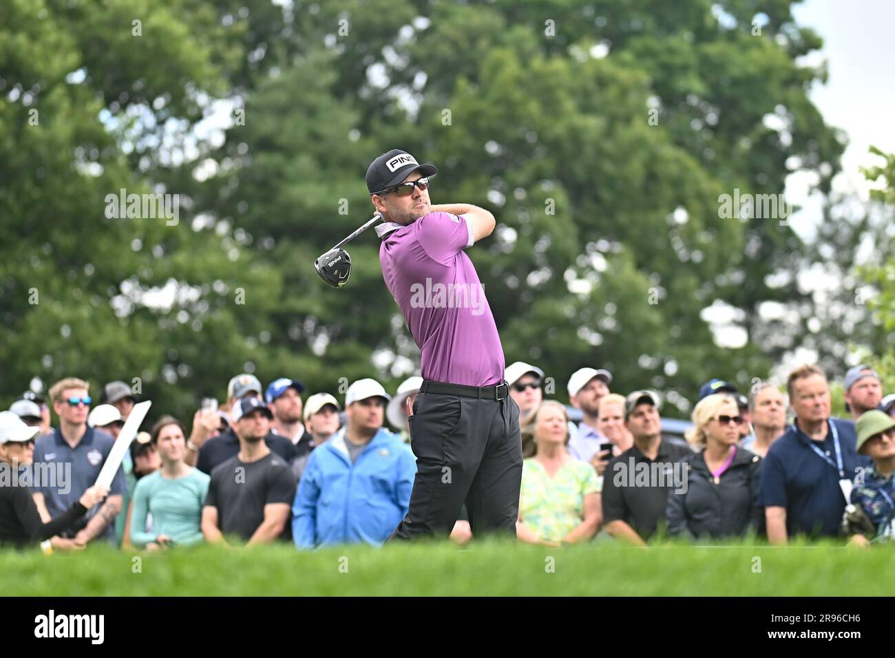 Saturday 24 juin 2023: Corey Conners frappe son tee shot pendant la partie 3rd du championnat de golf Travelers à Cromwell, Connecticut. Gregory Vasil/CSM Banque D'Images