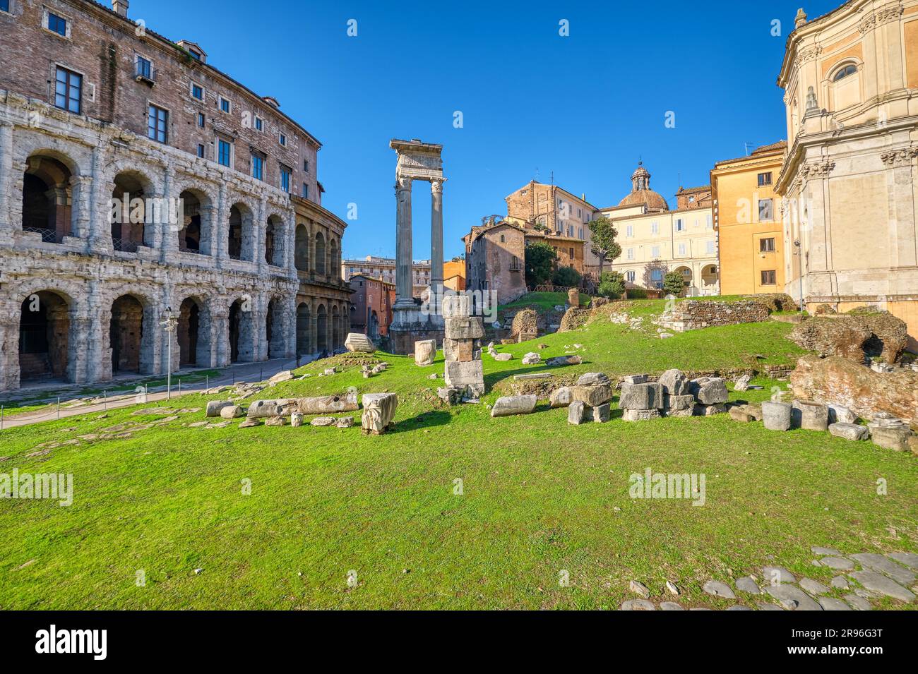 Le Théâtre de Marcellus et le Temple d'Apollon Sosianus à Rome, Italie Banque D'Images