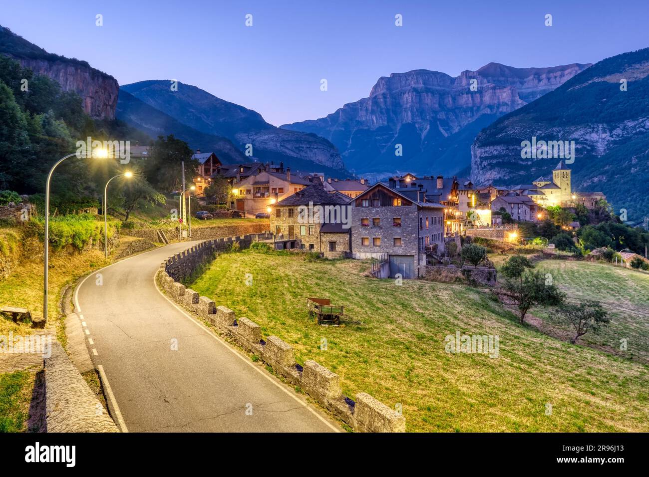 Torla dans Ordesa y Monte Perdido parc national en Espagne de nuit Banque D'Images