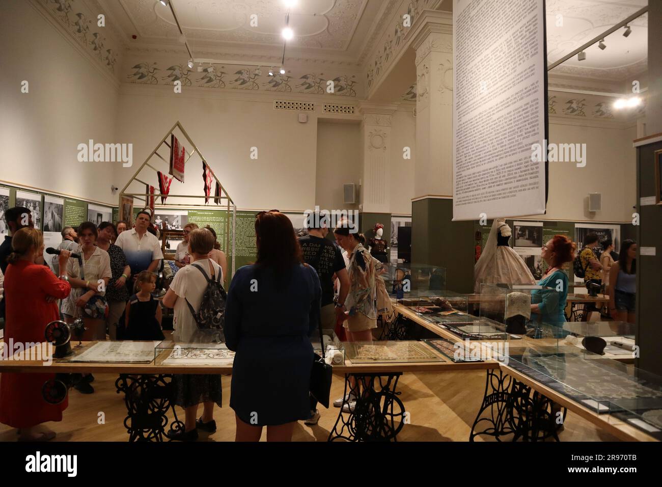 24 juin 2023. Budapest, Hongrie nuit des Musées Maison des traditions, exposition de magie de la dentelle de Sisi, Musée des Beaux-Arts jazz, danse, expositions. Crédit Ilona Barna BIPHOTONEWS, Alamy Live News Banque D'Images