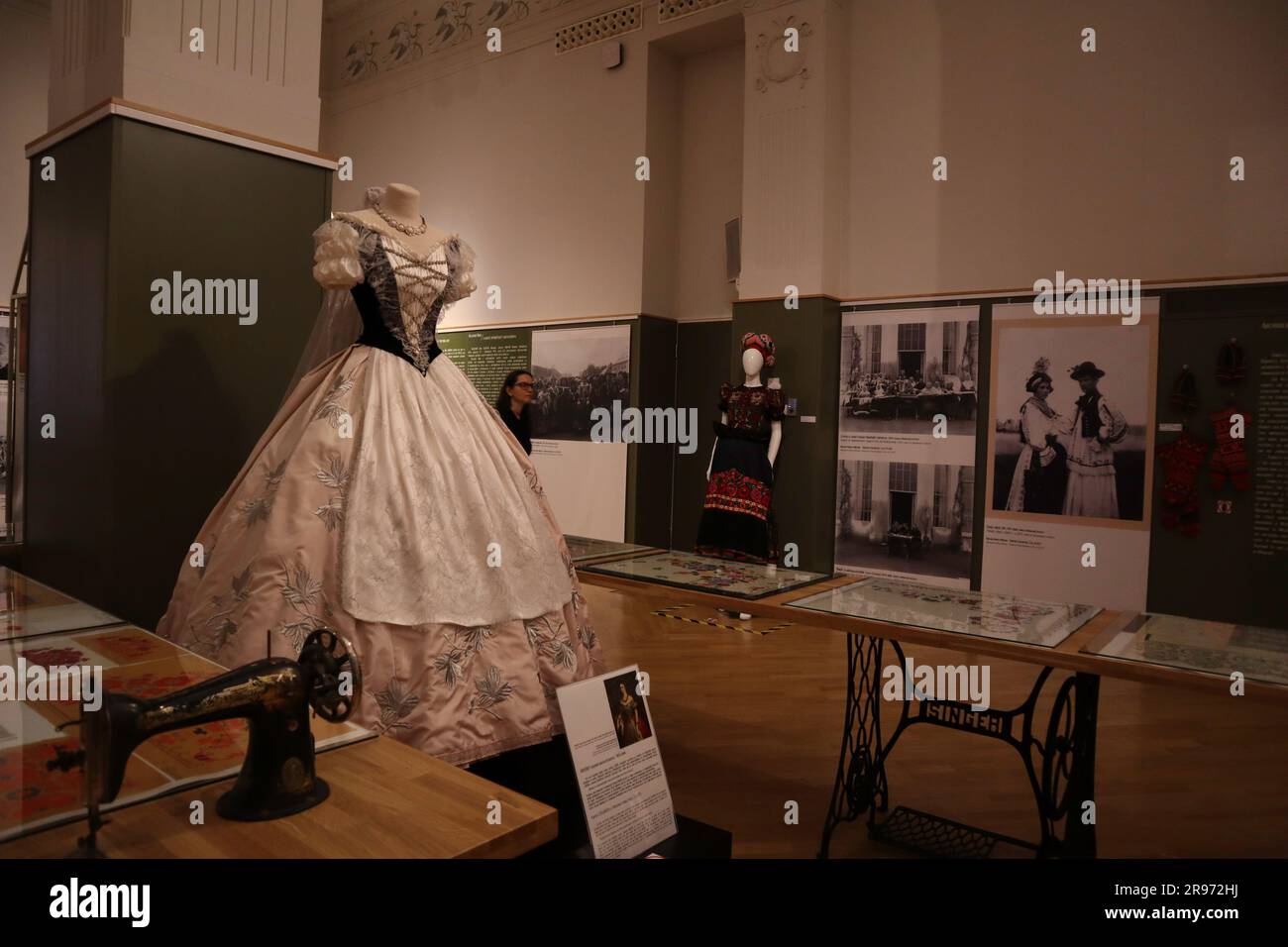 24 juin 2023. Budapest, Hongrie nuit des Musées Maison des traditions, exposition de magie de la dentelle de Sisi, Musée des Beaux-Arts jazz, danse, expositions. Crédit Ilona Barna BIPHOTONEWS, Alamy Live News Banque D'Images