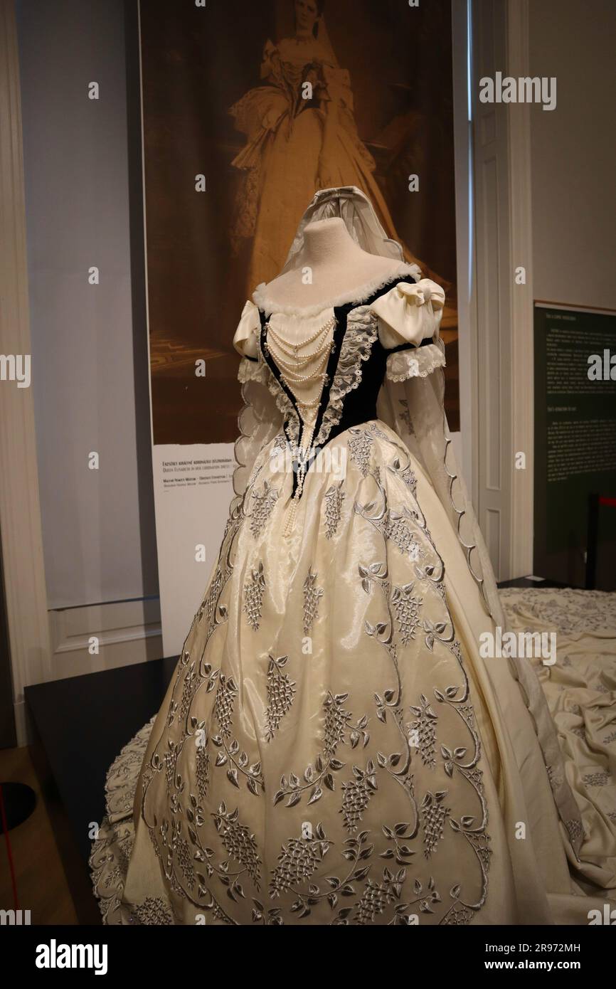 24 juin 2023. Budapest, Hongrie nuit des Musées Maison des traditions, exposition de magie de la dentelle de Sisi, Musée des Beaux-Arts jazz, danse, expositions. Crédit Ilona Barna BIPHOTONEWS, Alamy Live News Banque D'Images