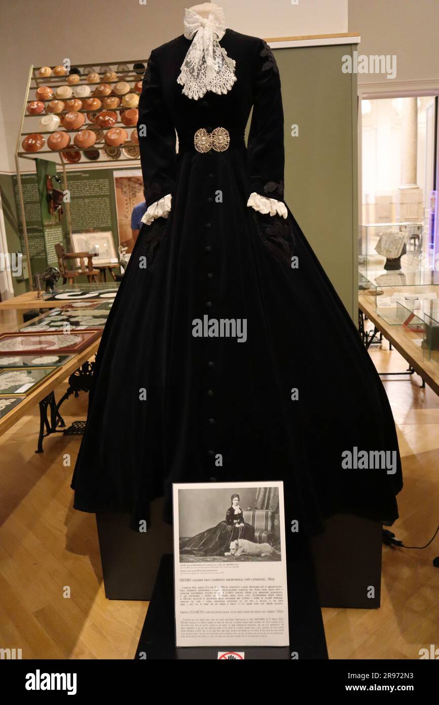 24 juin 2023. Budapest, Hongrie nuit des Musées Maison des traditions, exposition de magie de la dentelle de Sisi, Musée des Beaux-Arts jazz, danse, expositions. Crédit Ilona Barna BIPHOTONEWS, Alamy Live News Banque D'Images