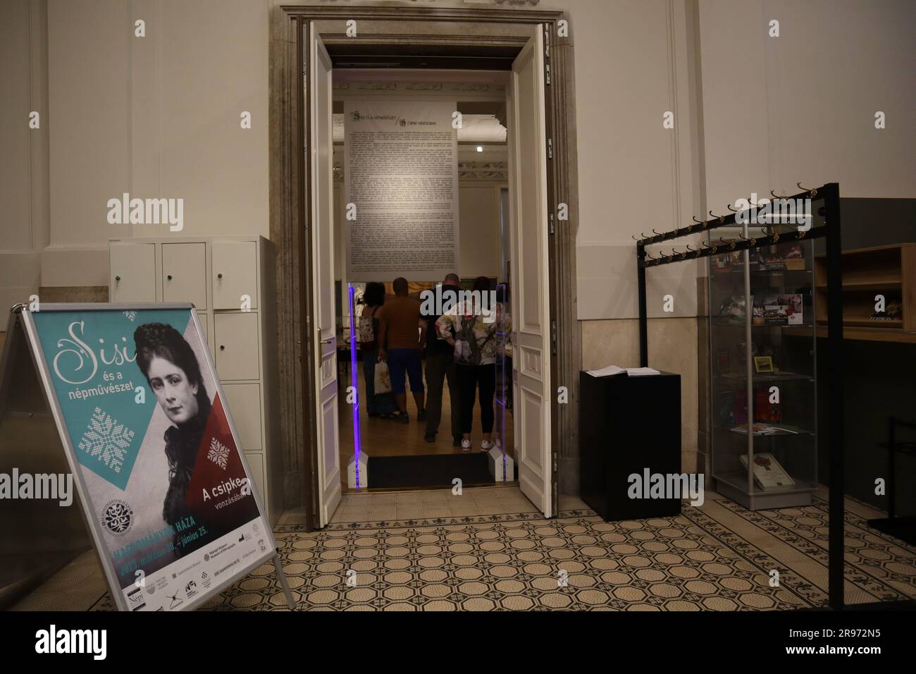 24 juin 2023. Budapest, Hongrie nuit des Musées Maison des traditions, exposition de magie de la dentelle de Sisi, Musée des Beaux-Arts jazz, danse, expositions. Crédit Ilona Barna BIPHOTONEWS, Alamy Live News Banque D'Images