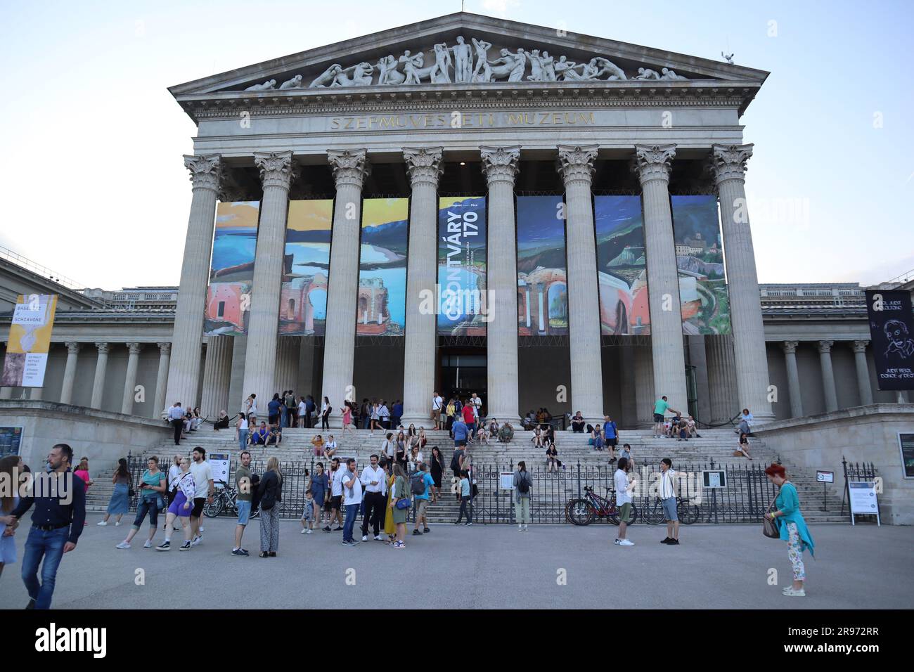 24 juin 2023. Budapest, Hongrie nuit des Musées Maison des traditions, exposition de magie de la dentelle de Sisi, Musée des Beaux-Arts jazz, danse, expositions. Crédit Ilona Barna BIPHOTONEWS, Alamy Live News Banque D'Images