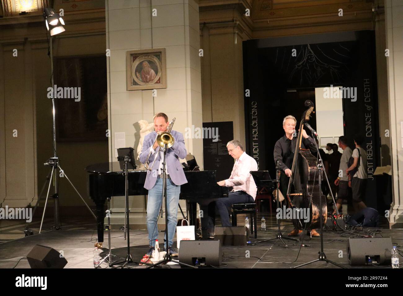 24 juin 2023. Budapest, Hongrie nuit des Musées Maison des traditions, exposition de magie de la dentelle de Sisi, Musée des Beaux-Arts jazz, danse, expositions. Crédit Ilona Barna BIPHOTONEWS, Alamy Live News Banque D'Images