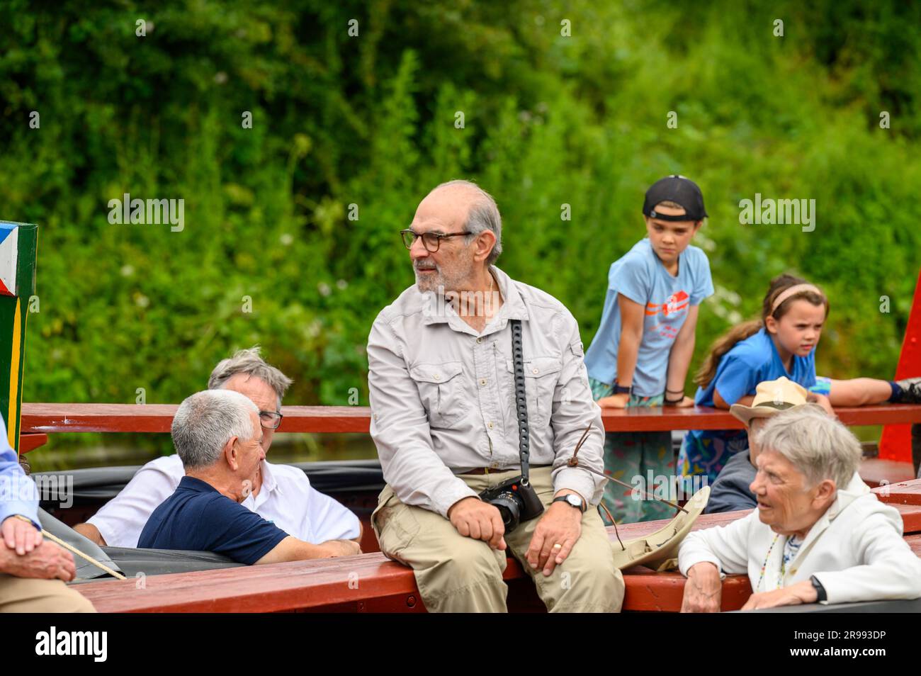 Braunston, Royaume-Uni. 24th, juin 2023. Sir David Suchet CBE, partisan à long terme des cours d'eau, participe à la cérémonie d'ouverture du rassemblement annuel de barques de la ville historique de Braunston. © Phil Pickin/ Alamy Live News Banque D'Images