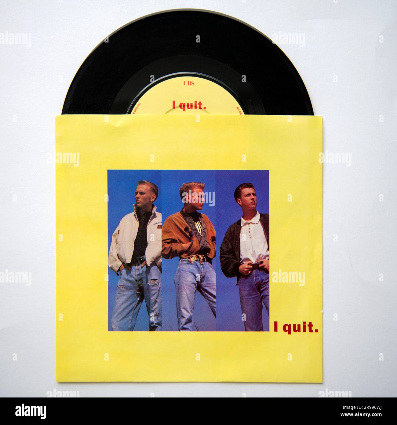 Manchon intérieur et vinyle de la version en vinyle de sept pouces de I Quit par Bros, qui a été publié en 1988 Banque D'Images