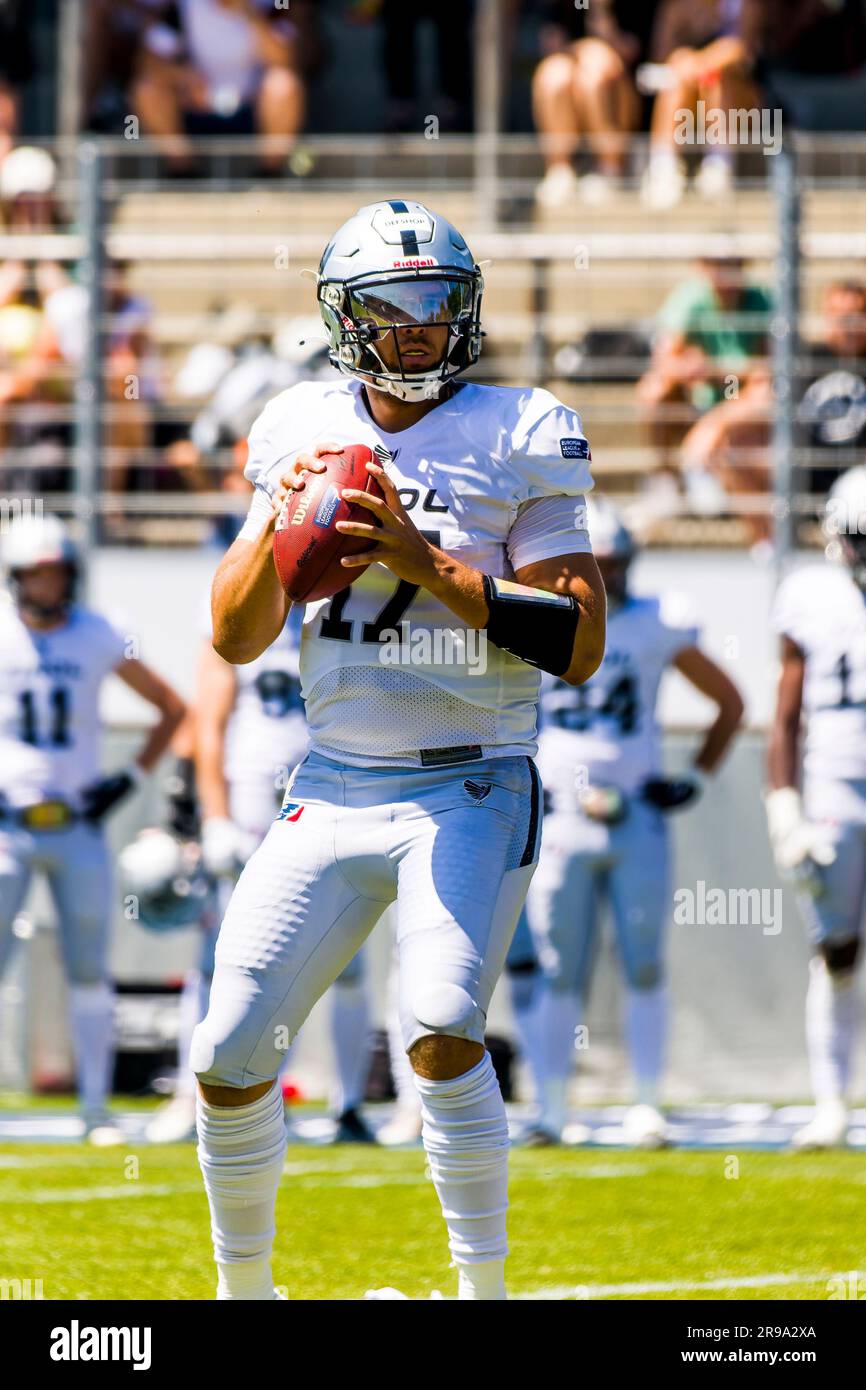 Ligue européenne de football, ELF/ Game : les Raiders du Tyrol à Stuttgart Surge , le juin. 25. 2023 , dans le stade Gazi, Stuttgart, Allemagne QB # 17 Christian Strong / Raiders Tirol crédit: Frank Bausert/Alay Live News Banque D'Images