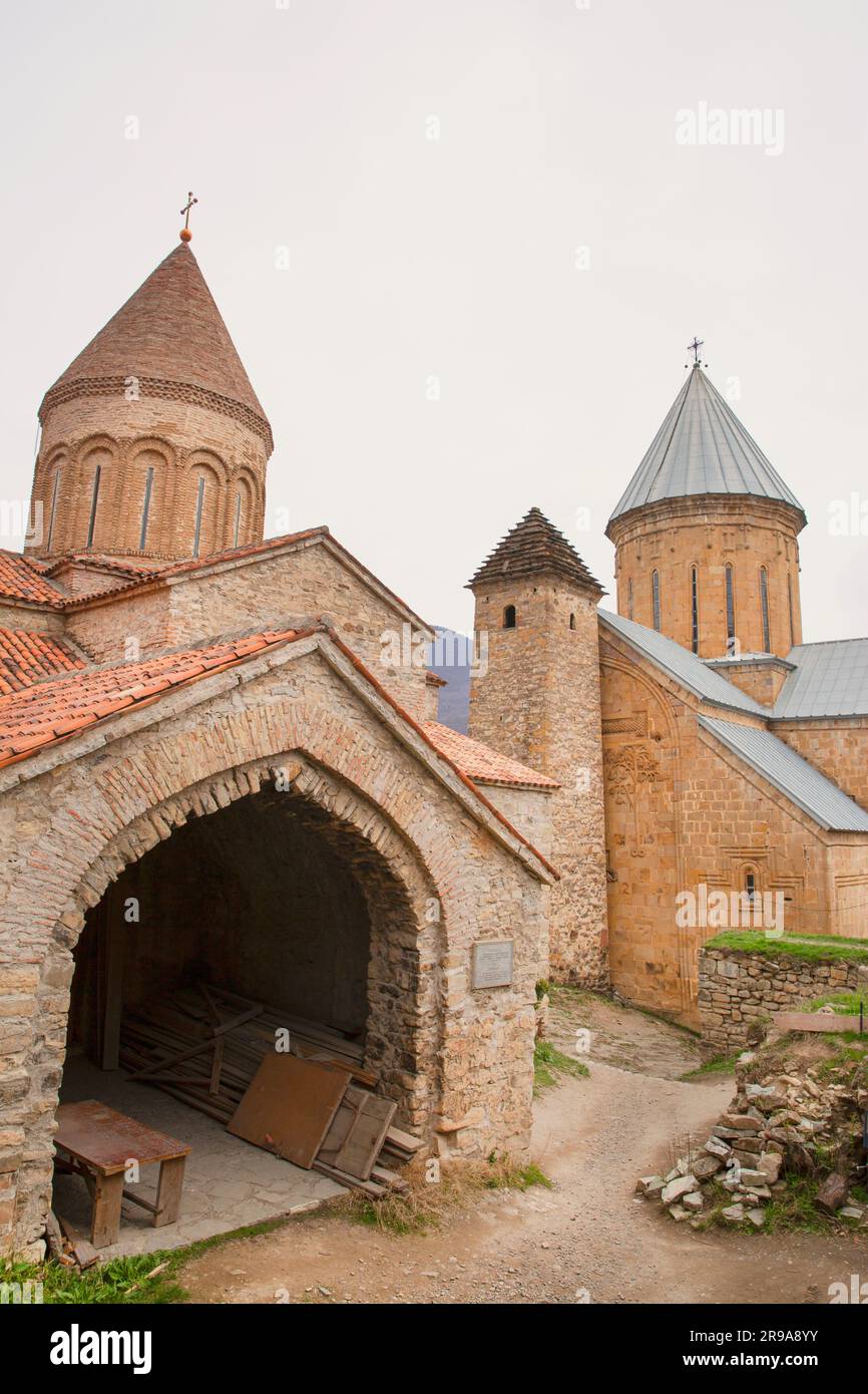 Complexe de la forteresse d'Ananuri en Géorgie sur la route militaire géorgienne. Banque D'Images