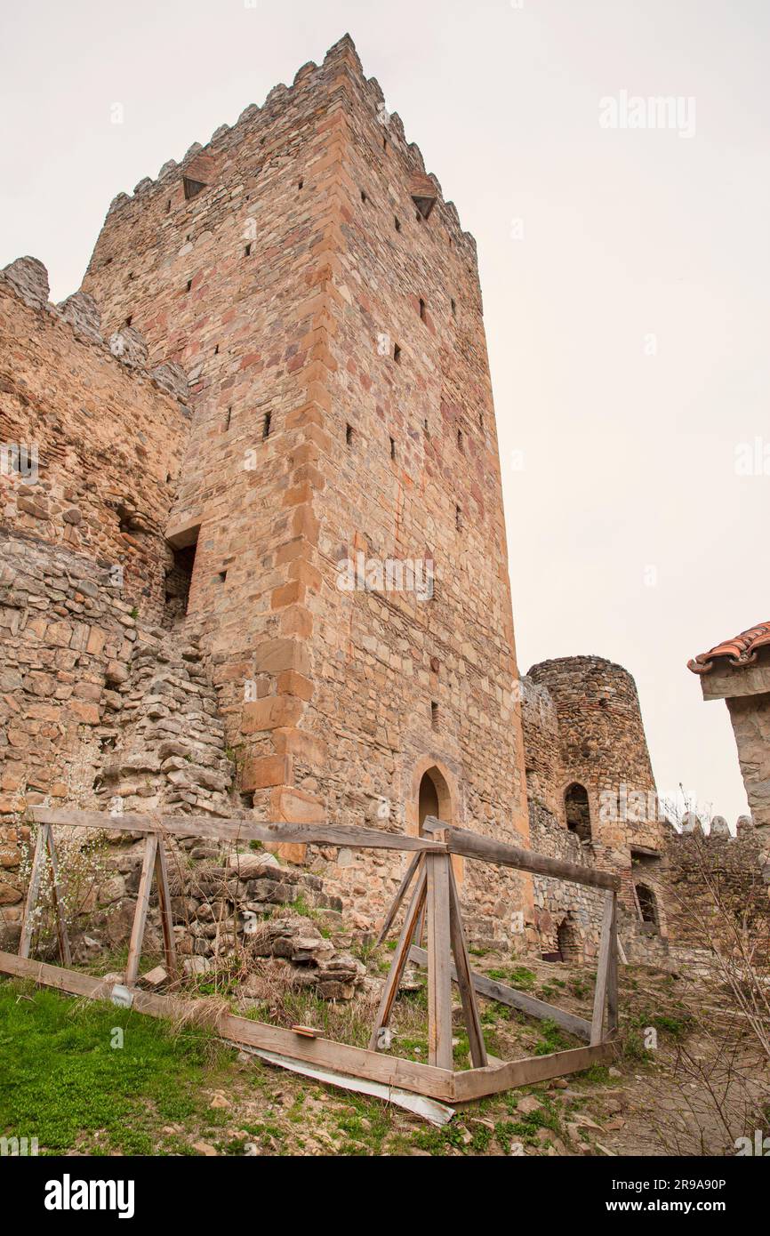 Le complexe de la tour de la forteresse d'Ananuri, en Géorgie, sur la route militaire géorgienne. Banque D'Images