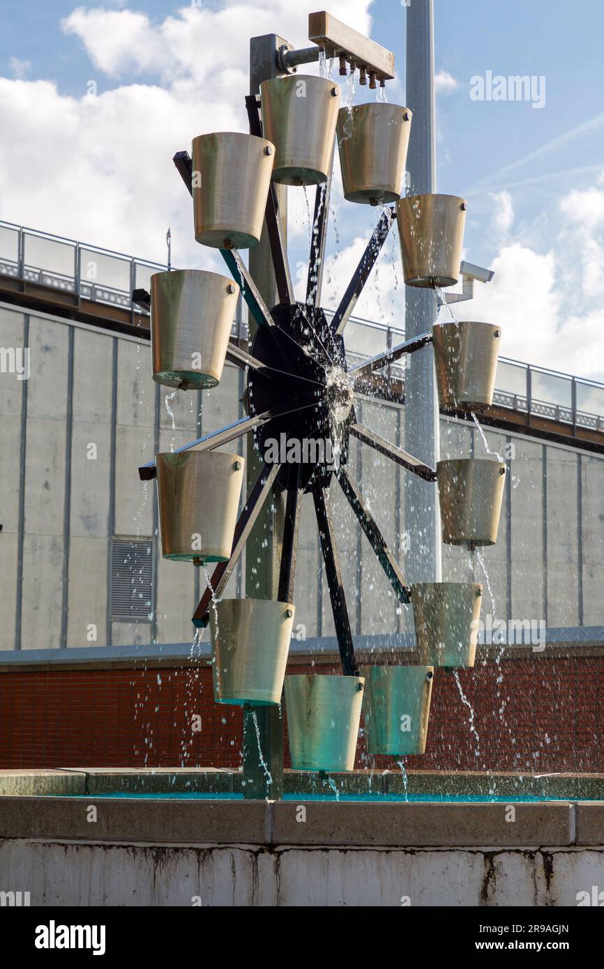 Amsterdam, pays-Bas - OCT 11, 2021 : bassin de roue aquatique Lorenz au musée des sciences NEMO à Amsterdam, pays-Bas. Banque D'Images