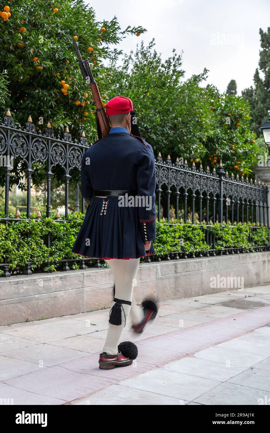 Jeunes Evzones en formation à l'arrière de la place Syntagma. Evzones sont les gardes présidentielles grecques nationales. Banque D'Images