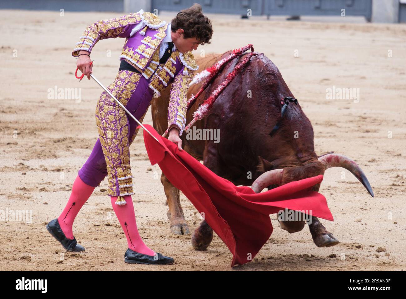 Le corrigeur Jorge Martinez lors de la corrida de Novillada victorieux sur la Plaza de las Ventas à Madrid, 25 juin 2023 Espagne Banque D'Images