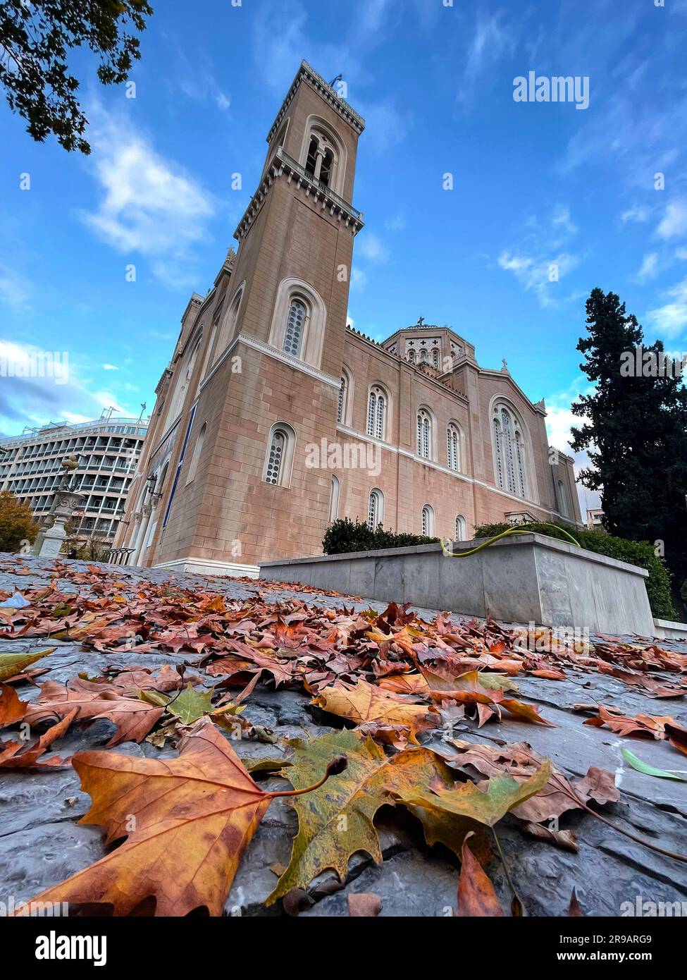 La cathédrale métropolitaine de l'Annonciation, connue sous le nom de Metropolis, est l'église de la cathédrale de l'archevêché d'Athènes et de toute la Grèce. Banque D'Images