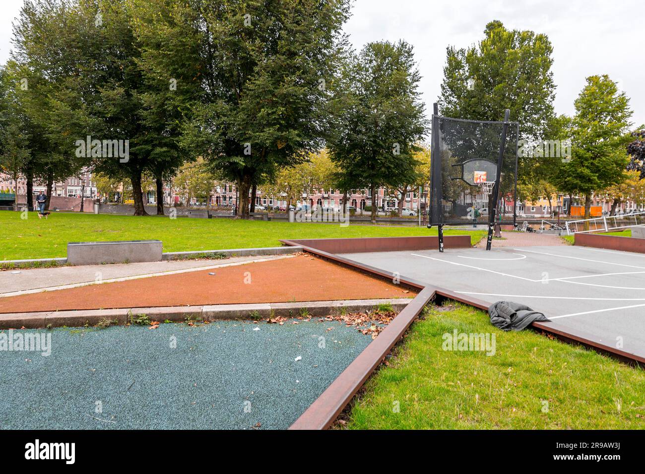 Amsterdam, pays-Bas - 17 octobre 2021: Marnix Bowl Park dans le quartier Jordaan d'Amsterdam. le parc accueille un populaire rampage de patinage et d'autres r Banque D'Images