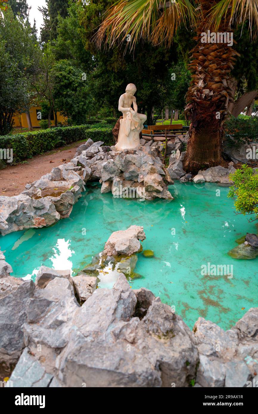 Athènes, Grèce - 24 Nov 2021: Le jardin national, Ethnikos Kipos est un parc public de 15,5 hectares dans le centre de la capitale grecque, Athènes. Banque D'Images