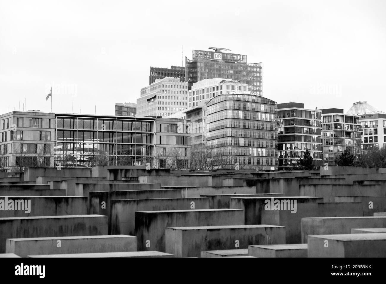 Berlin, Allemagne - 15 décembre 2021 : le Mémorial de l'Holocauste est un mémorial à Berlin pour les victimes juives de l'Holocauste, conçu par l'architecte Peter Eise Banque D'Images