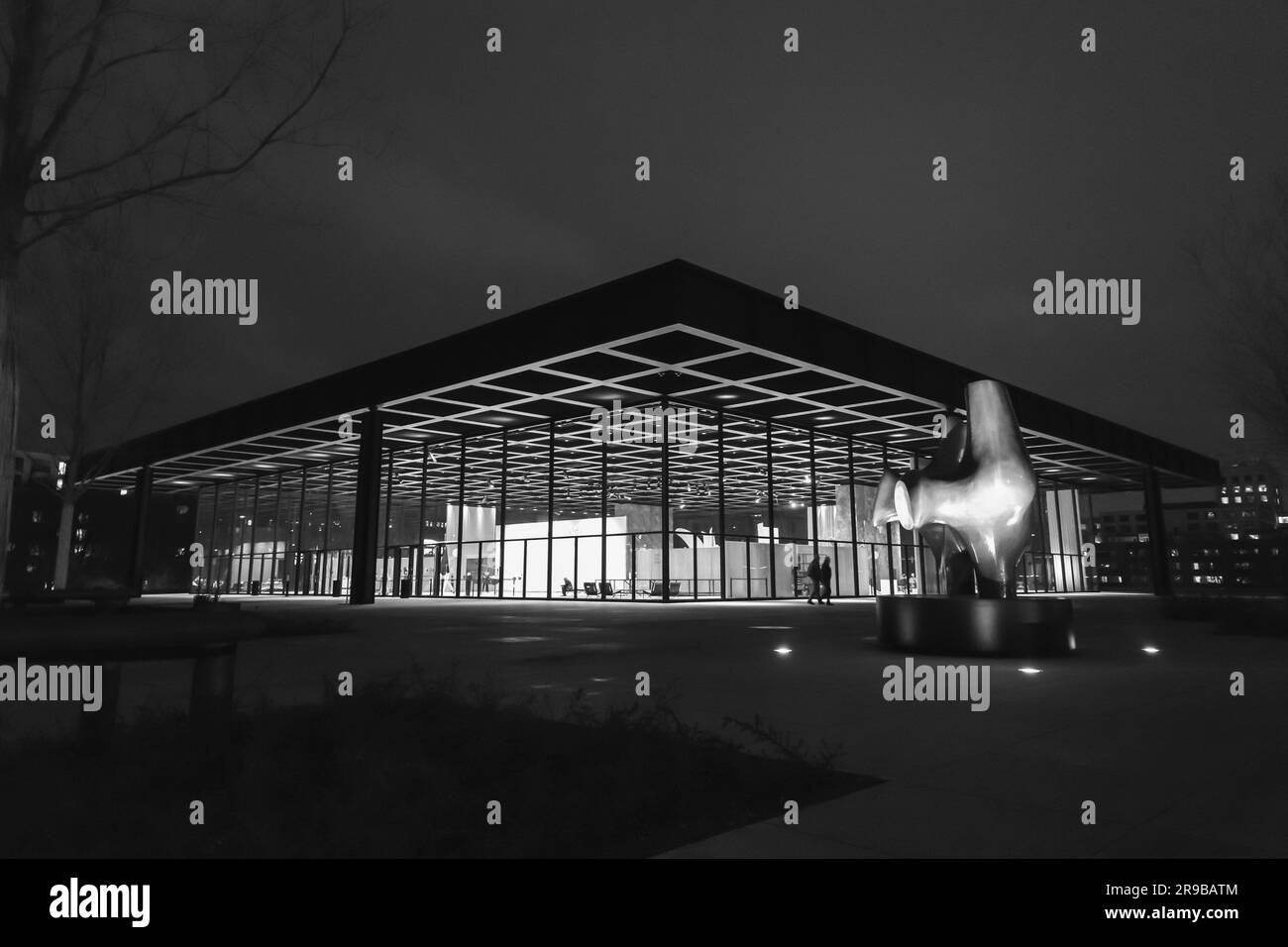 Berlin, Allemagne - 15 DEC 2021: La Neue Nationalgalerie - Nouvelle Galerie nationale au Kulturforum est un musée d'art moderne à Berlin, Allemagne. Banque D'Images