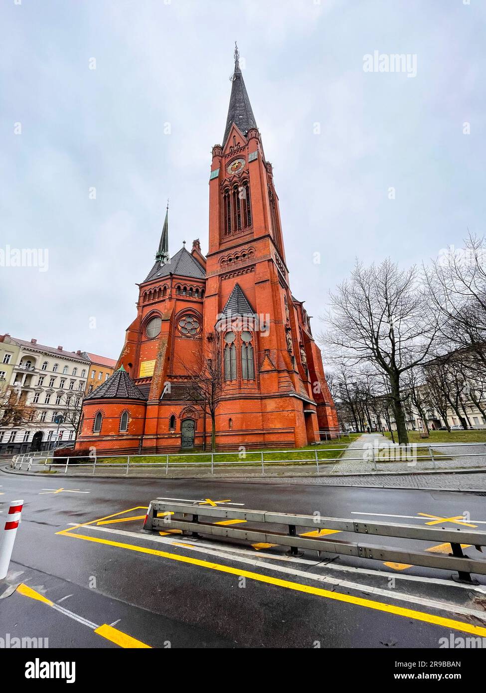 Berlin, Allemagne - 15 décembre 2021 : extérieur de l'église luthérienne américaine de Berlin, Allemagne. Banque D'Images