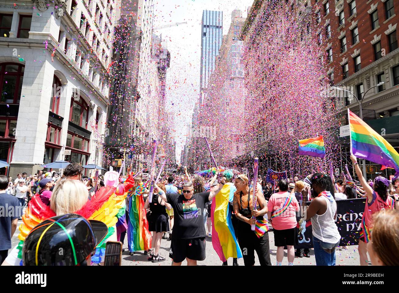 New York, New York, États-Unis. 25th juin 2023. La parade de la fierté de New York 2023, qui a eu lieu le long de la Cinquième Avenue à New York, jeudi 15 juin 2023. Crédit : Jennifer Graylock/Alamy Live News Banque D'Images