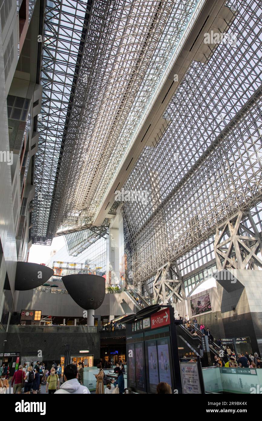 Entrée de la gare de Kyoto et structure de toit,Japon,Asie,2023 Banque D'Images