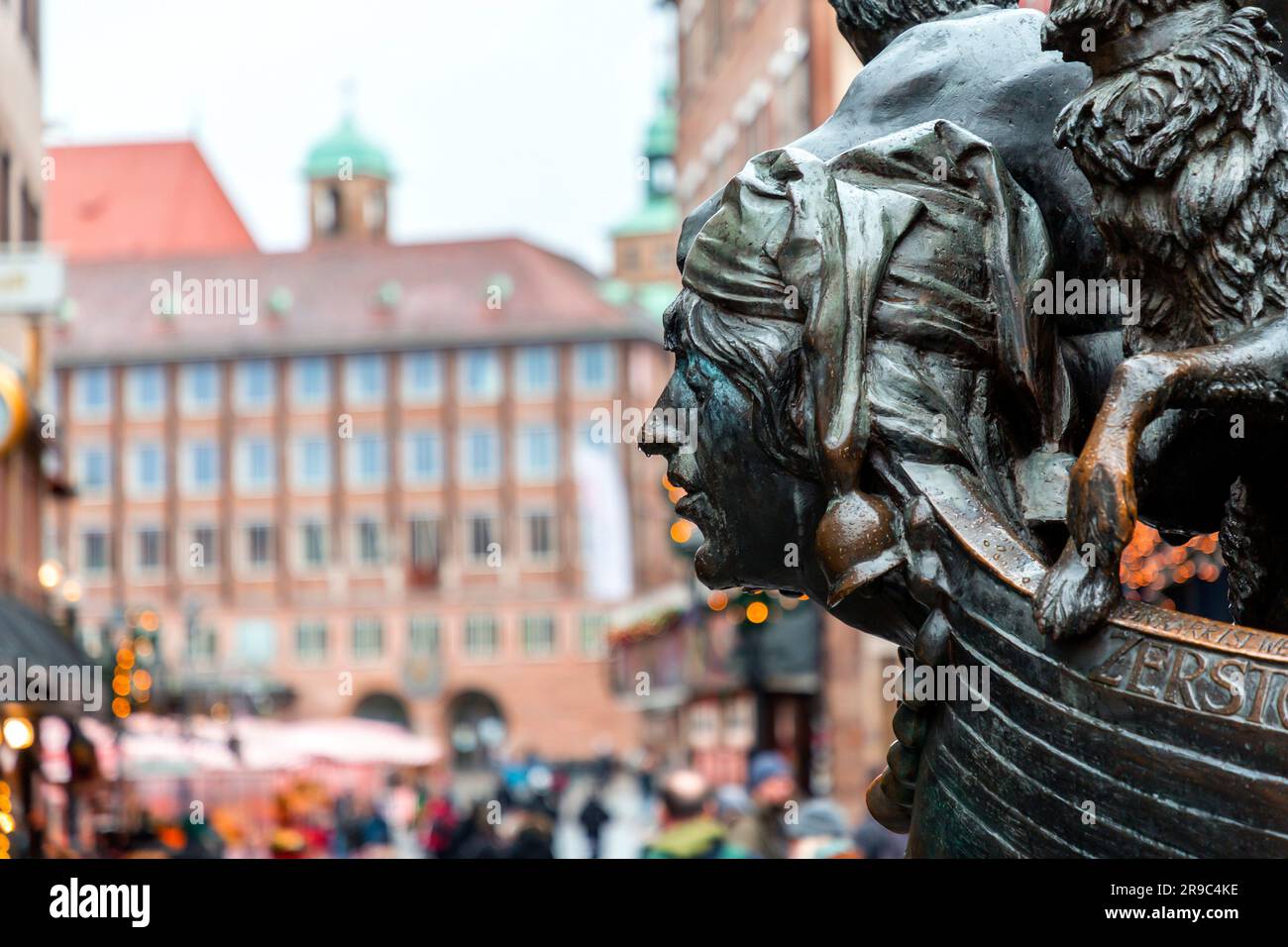 Nuremberg, Allemagne - DEC 28, 2021: Sculpture nommée Ship of Fools par Jurgen Weber basée sur l'allégorie satirique de Sebastian Brant. Banque D'Images