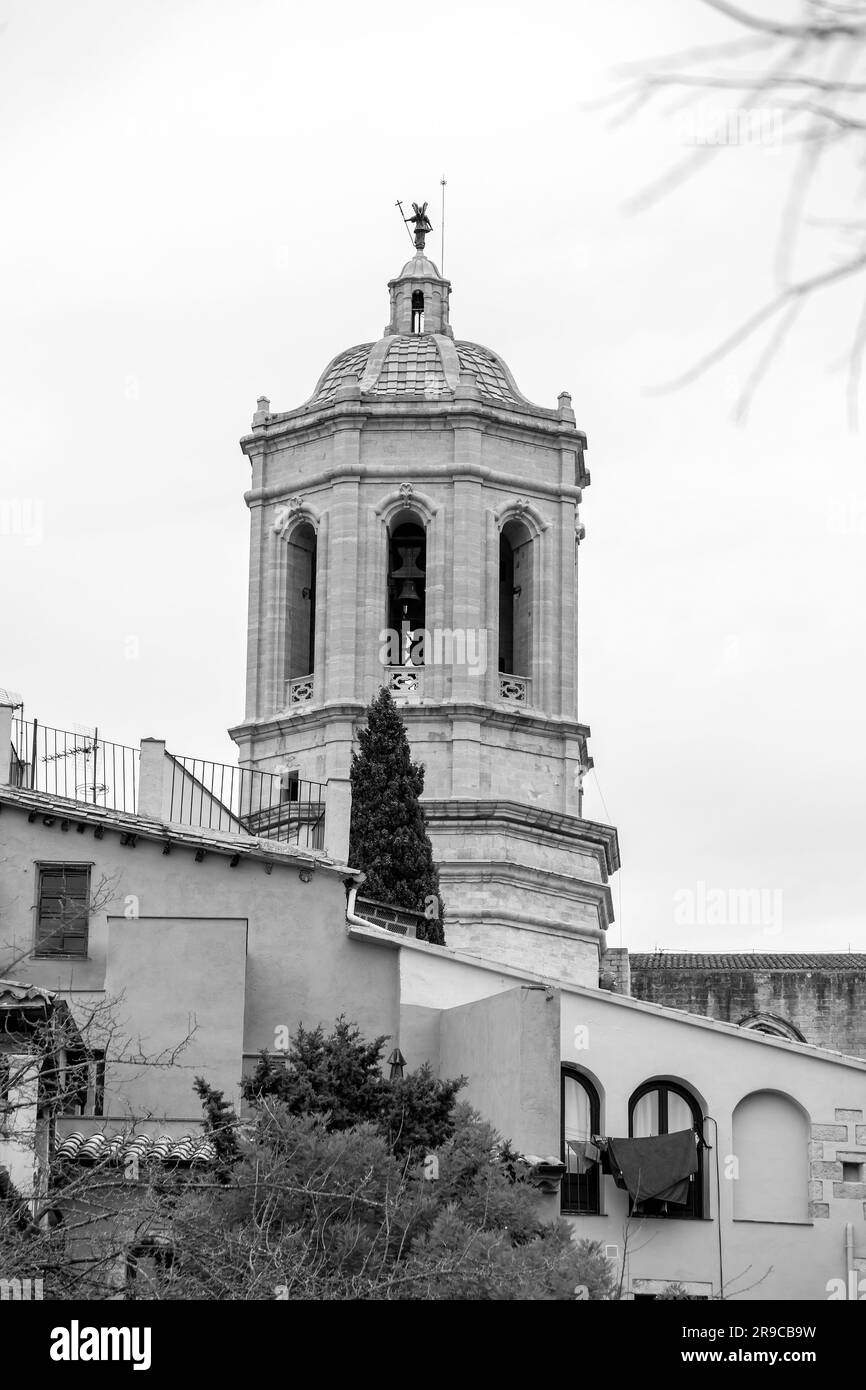La tour de la cathédrale de Gérone ou de la cathédrale de Santa Maria de Gérone. Banque D'Images