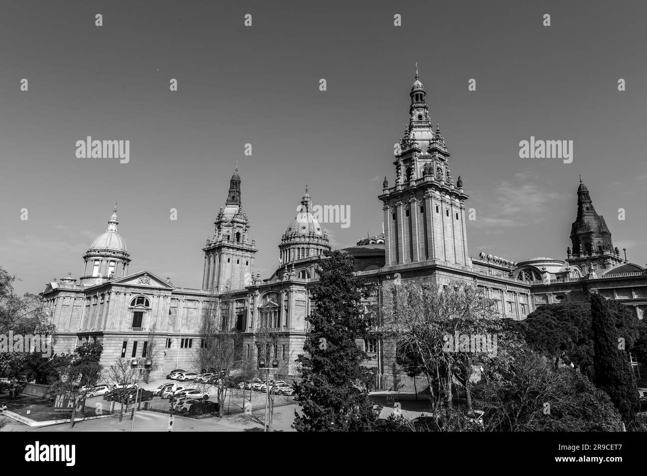 Barcelone, Espagne - 11 FÉVRIER 2022 : le Palau Nacional est un bâtiment situé sur la colline de Montjuic à Barcelone. C'était le site principal de l'International 1929 Banque D'Images