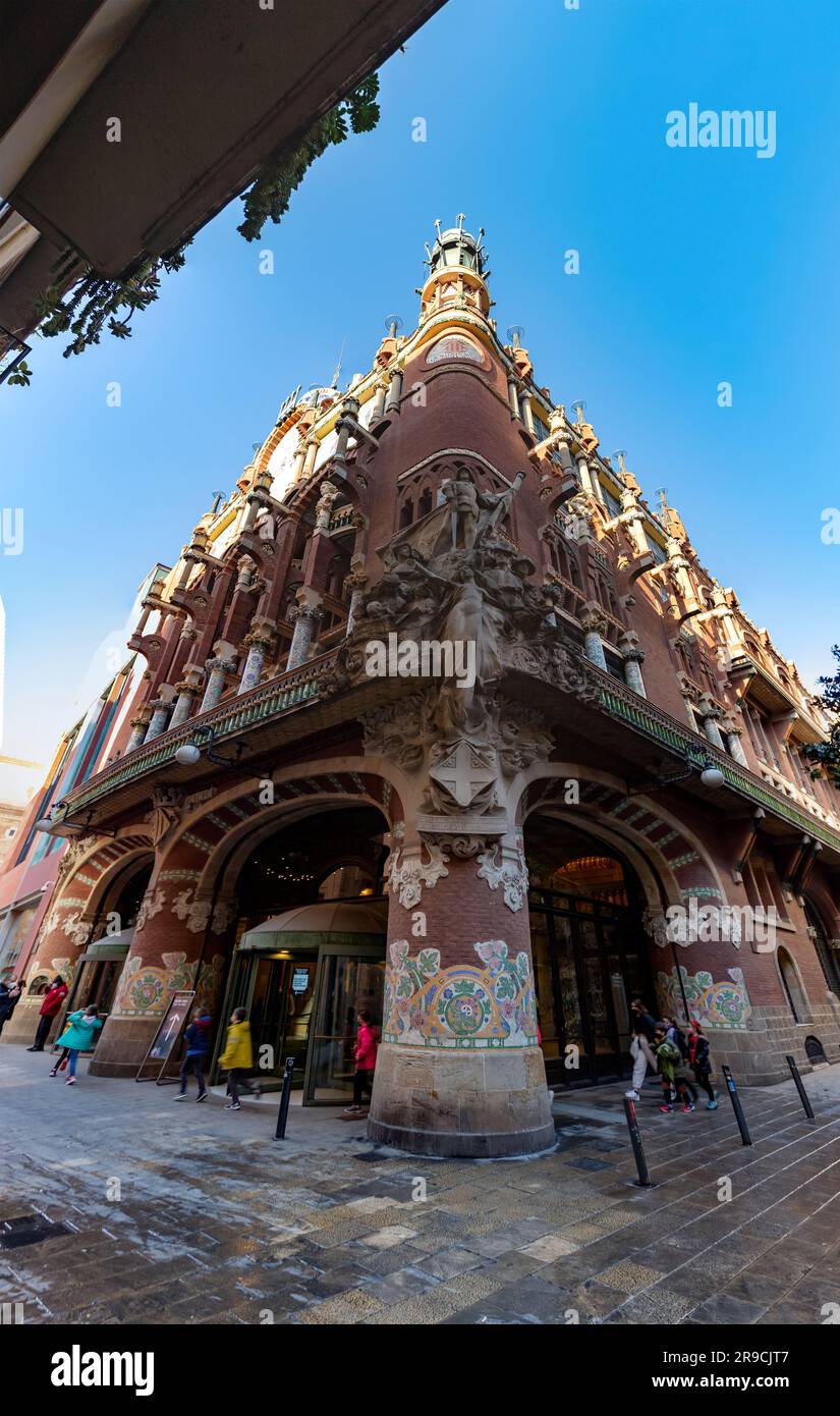 Barcelone, Espagne - 10 FÉVRIER 2022: Palau de la Musica Catalana est une salle de concert conçue dans le style moderniste catalan, construite entre 1905 et 1908. Banque D'Images