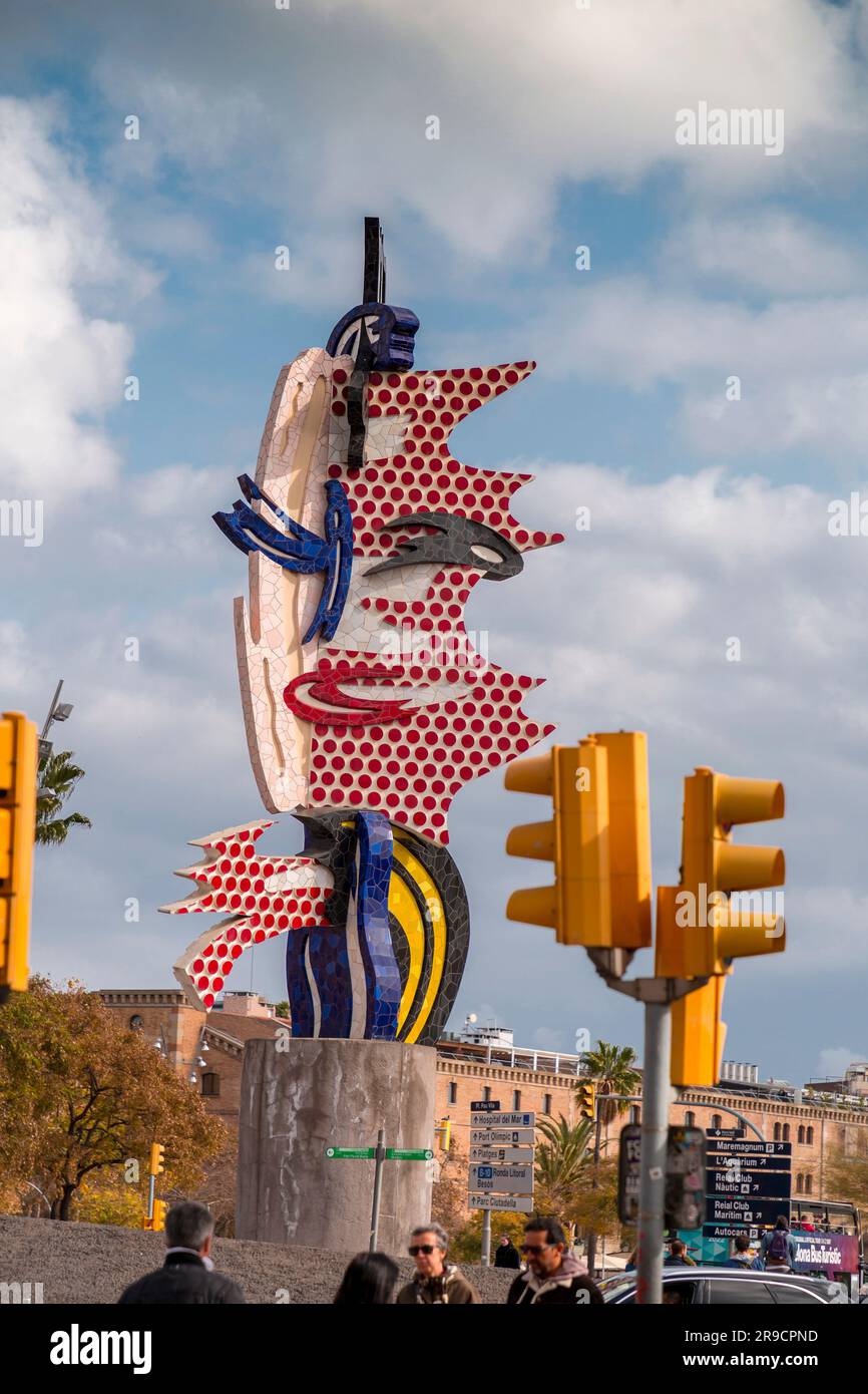 Barcelone, Espagne - 13 FÉVRIER 2022: El Cap de Barcelona est une sculpture surréaliste de l'artiste pop américain Roy Lichtenstein pour les Jeux olympiques d'été de 1992 Banque D'Images