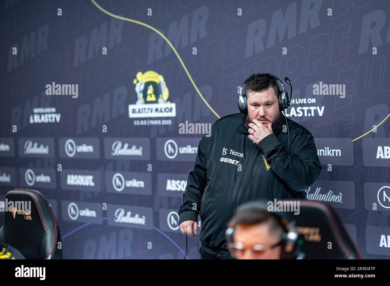 Les joueurs de l'équipe d'esport vitalité, dans le BLAST Studio. Au ...