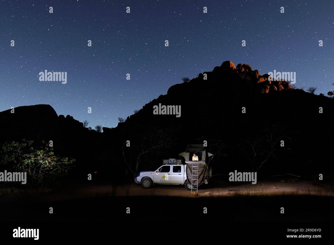 Ciel avec des étoiles au Mowani Mountain Lodge, Damaraland, région de Kunene, Namibie Banque D'Images