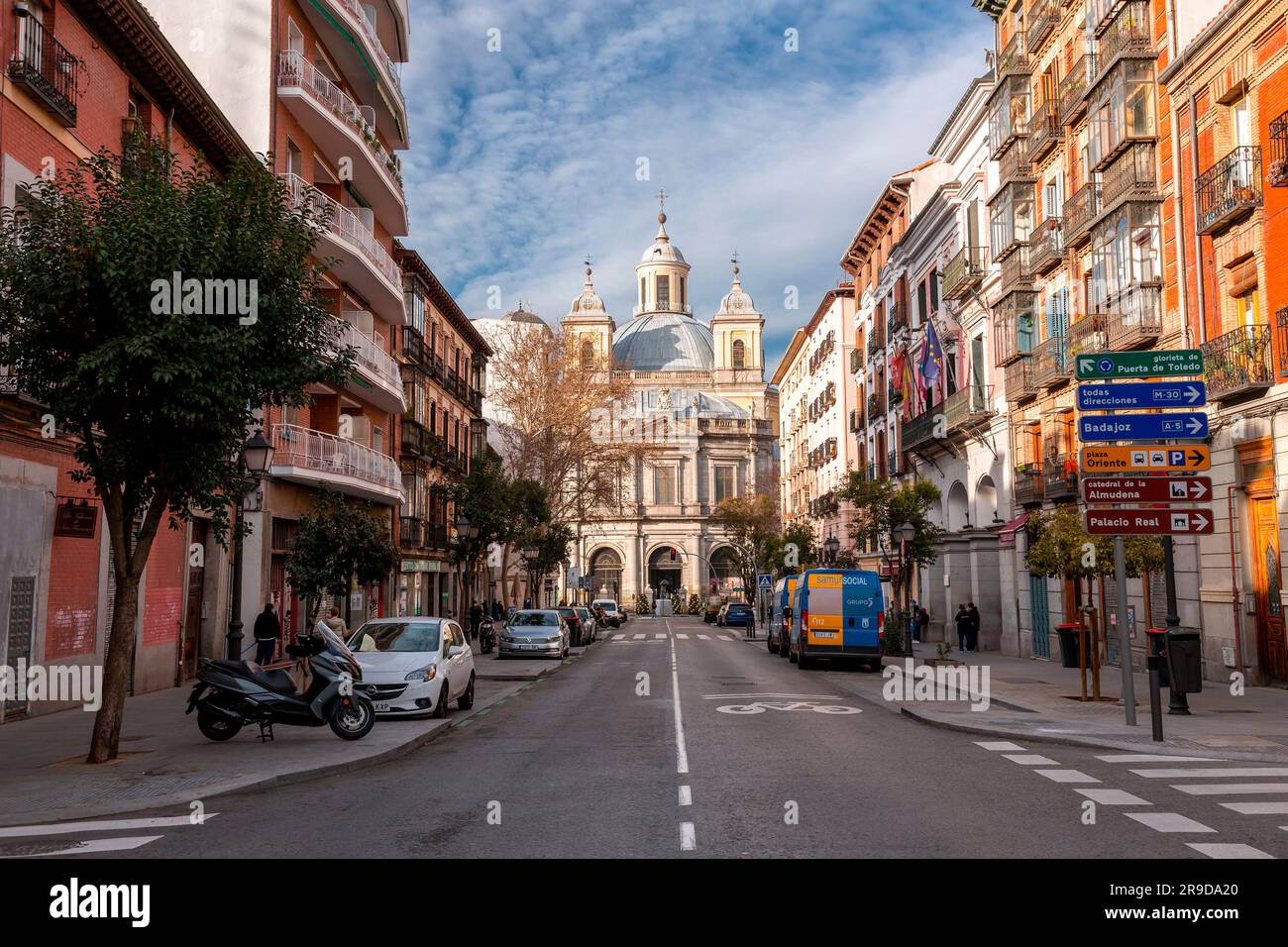 Madrid, Espagne - 16 FÉVRIER 2022 : la basilique royale de Saint François la Grande basilique de San Francisco el Grande est une église catholique romaine du Th Banque D'Images